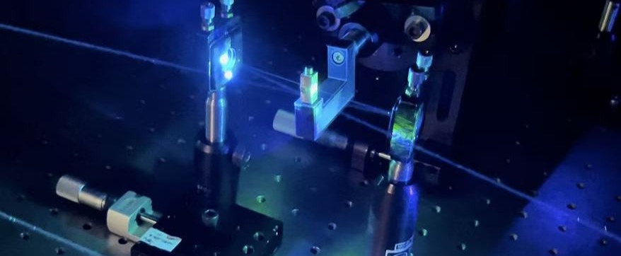 Nonlinear and quantum spectroscopy instruments.